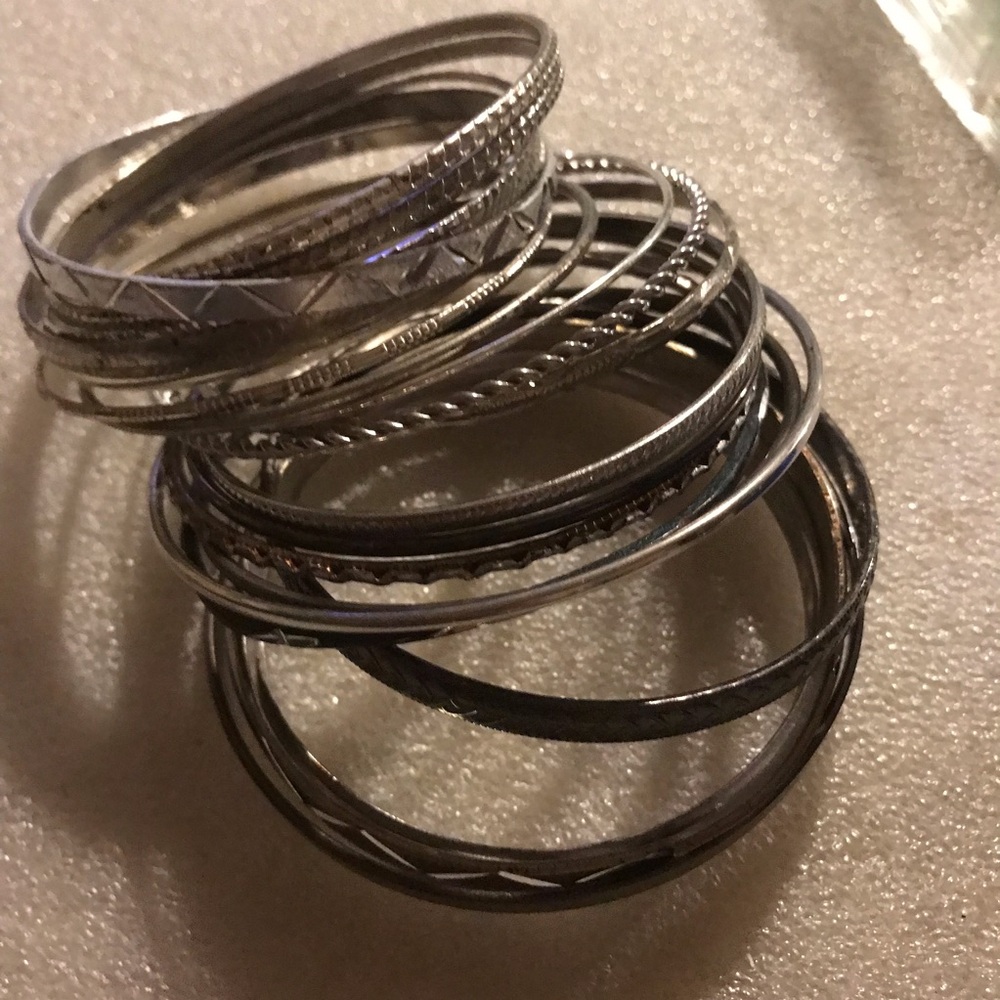 Silver Tone Women’s Bangle Bracelet Lot 24